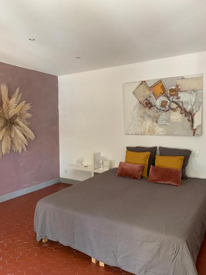 Bed and Breakfast Mas carita Cabannes Exterior foto