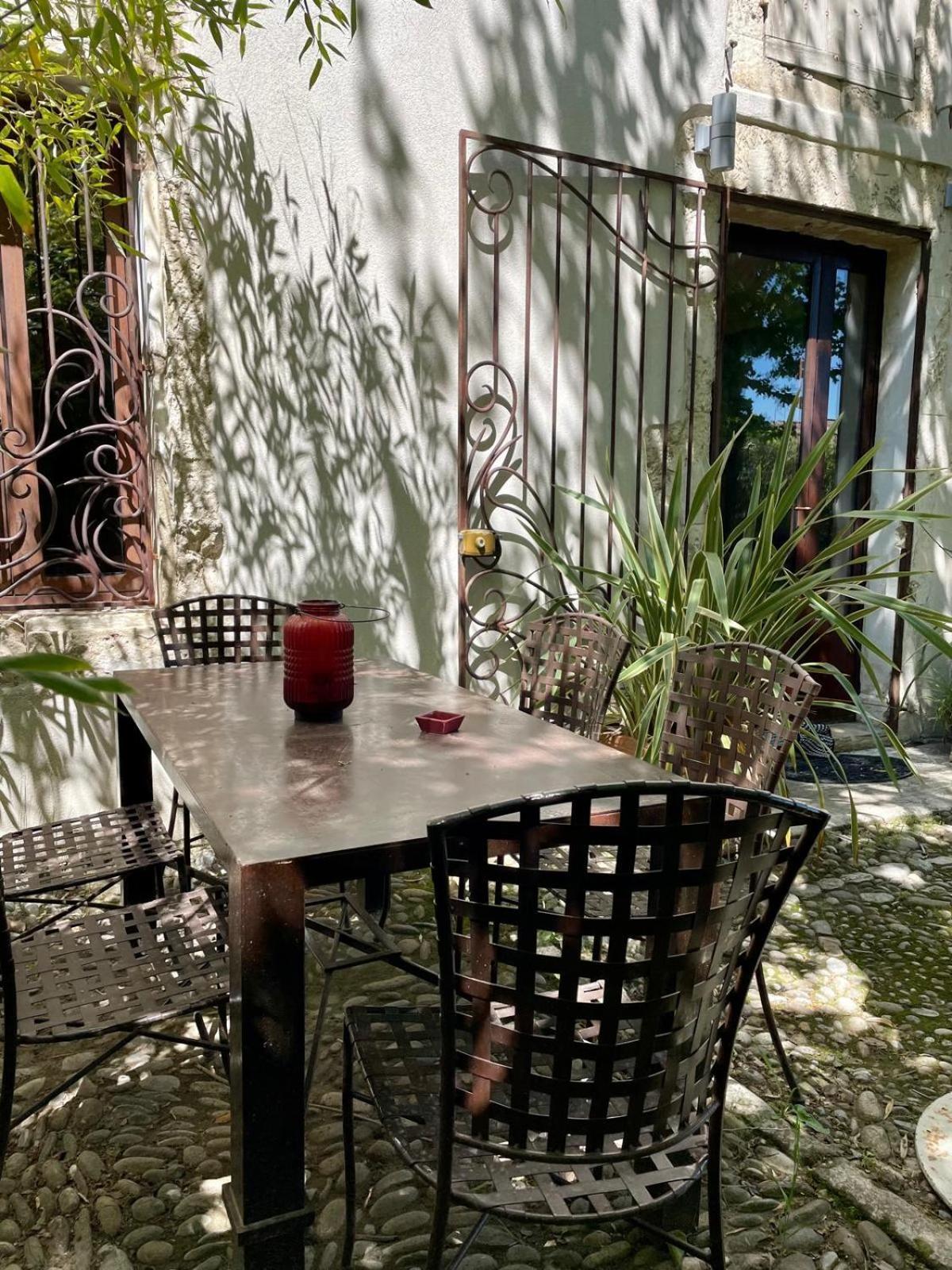 Bed and Breakfast Mas carita Cabannes Exterior foto